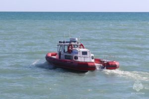 Спасатели МЧС помогли туристам, которых унесло в море